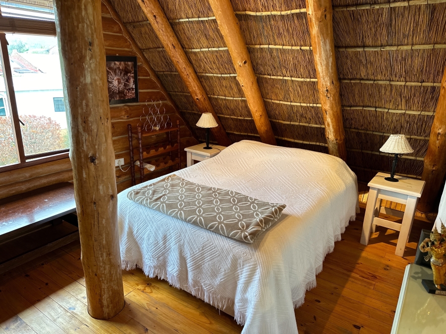 2 Bedroom Property for Sale in The Island Western Cape